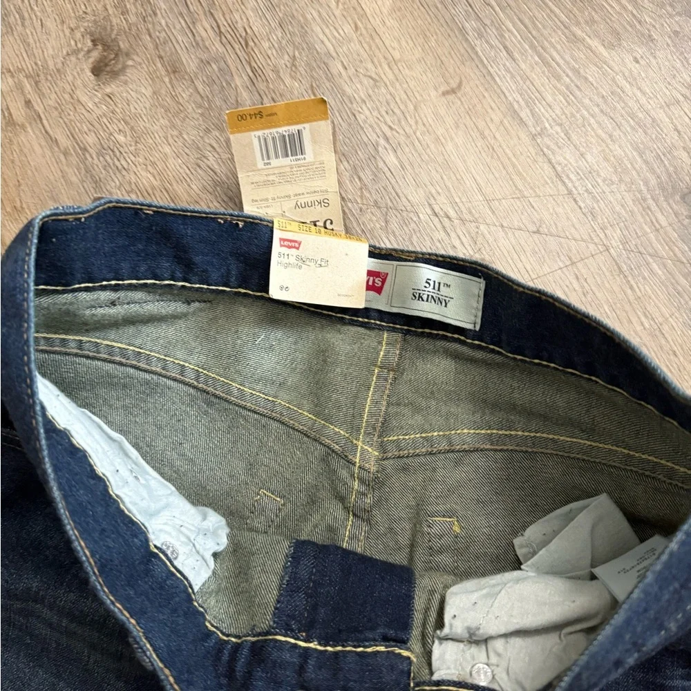 Levi’s • 511 Skinny 10 Husky
